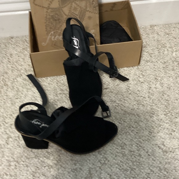 Free People Black Women's Sandals - Picture 4 of 5